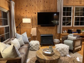 TV, fireplace, DVD player, stereo - Remodeled Cabin near DeSoto State Park & Mentone (Mentone)