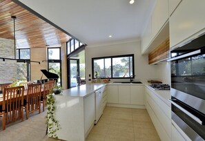 Fridge, microwave, oven, dishwasher - Stunning home on 5 acres with Infinity Pool & Fireplace (Herron)