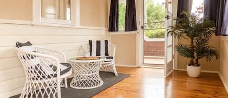 Maison, 3 chambres | Coin séjour