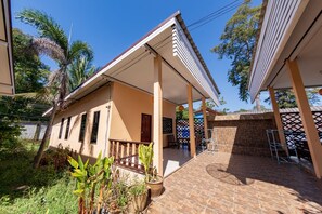 Terrace/patio - Tom Pizza Resort (Rayong)