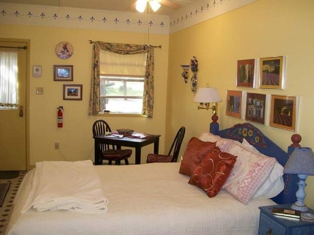 1 bedroom, iron/ironing board