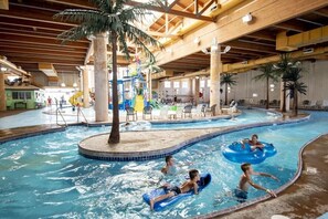 Piscine intérieure, piscine extérieure