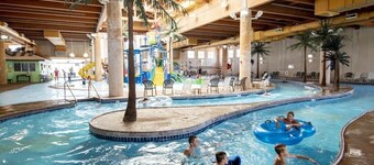 Okoboji Bridges Bay Cabin 111~ Waterpark Passes and Relaxing Retreat 