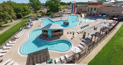 Okoboji Bridges Bay Cabin 111~ Waterpark Passes and Relaxing Retreat