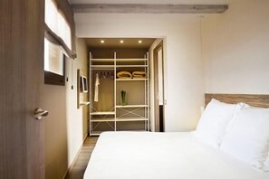 WiFi, bed sheets
