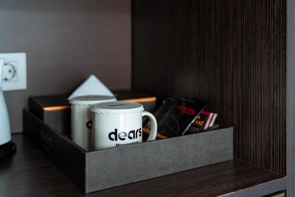 soundproofing, free wifi, bed sheets