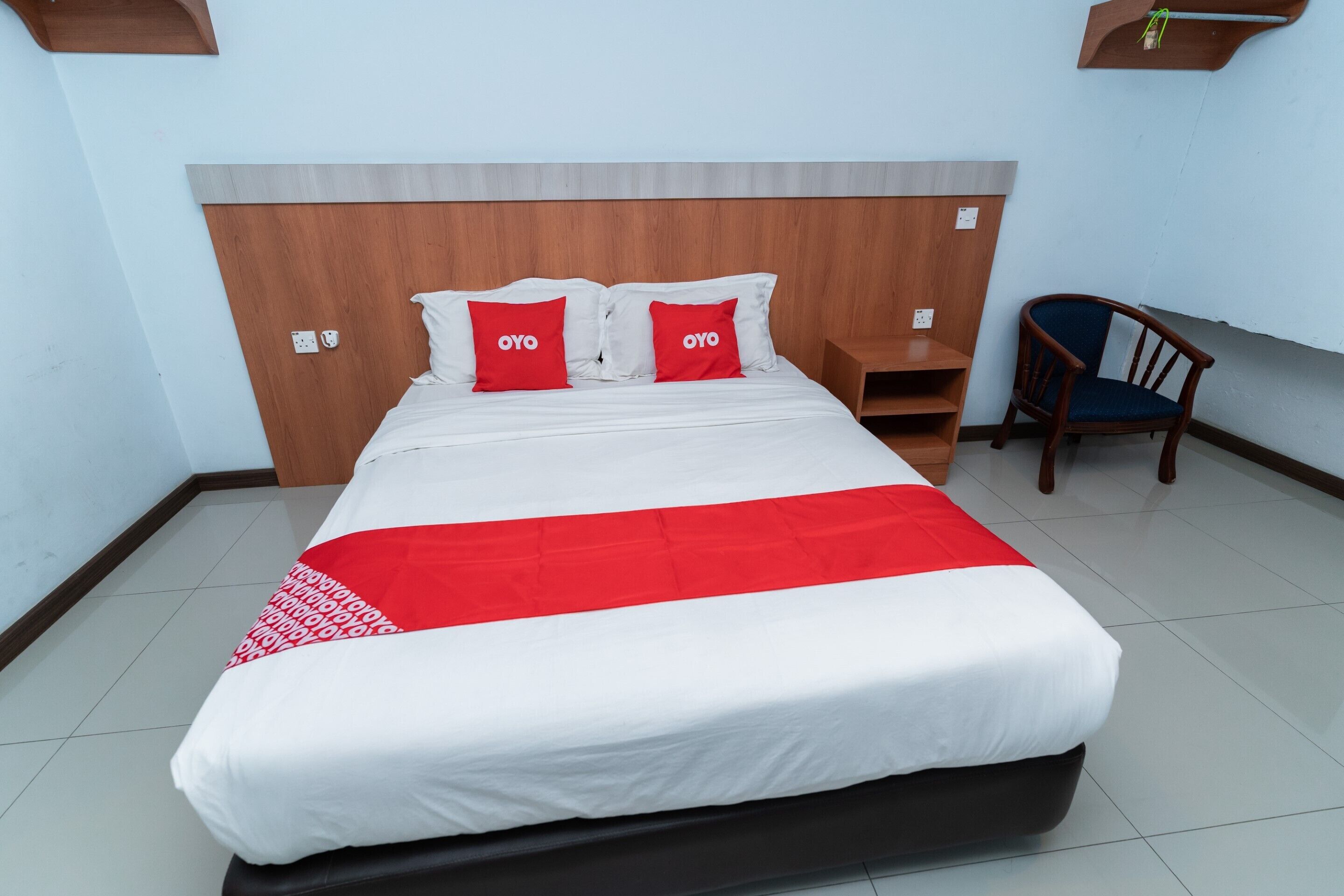 deluxe double room | free wifi, bed sheets