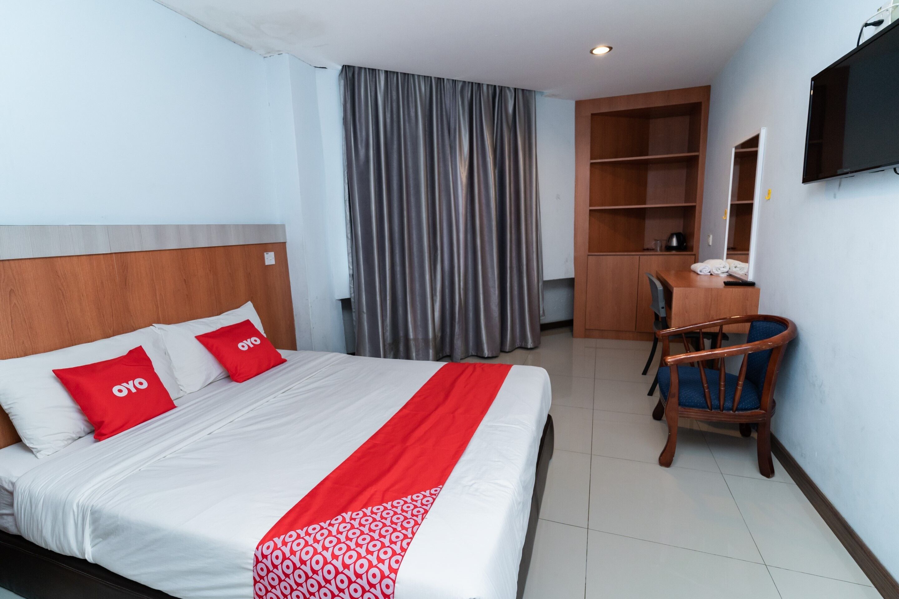 deluxe double room | free wifi, bed sheets