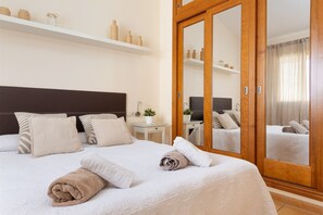 4 bedrooms, desk, iron/ironing board, travel cot - Modern holiday house with private pool and close to the beach, Alcudia, Mallorca (Alcudia)