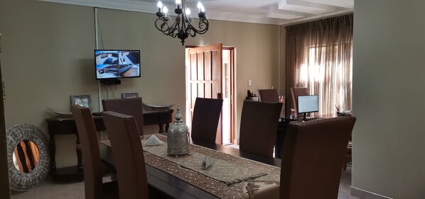 Reception - Kimberley Boutique Guest Lodge (Kimberley)