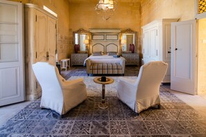 Superior Double Room, Ensuite (4) - Palazzino Birgu Host Family Bed and Breakfast (Birgu)