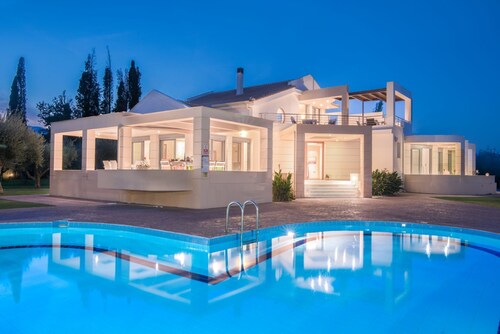 Astarte Villas - Istar Luxurious Villa with Private Pool and Tennis Court