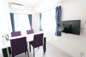 Deluxe Room (2 Double Beds, Kitchen, Non-Smoking)