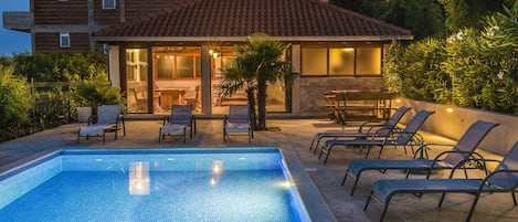 빌라 (Seven Bedroom Villa with Swimming Poo) | 수영장