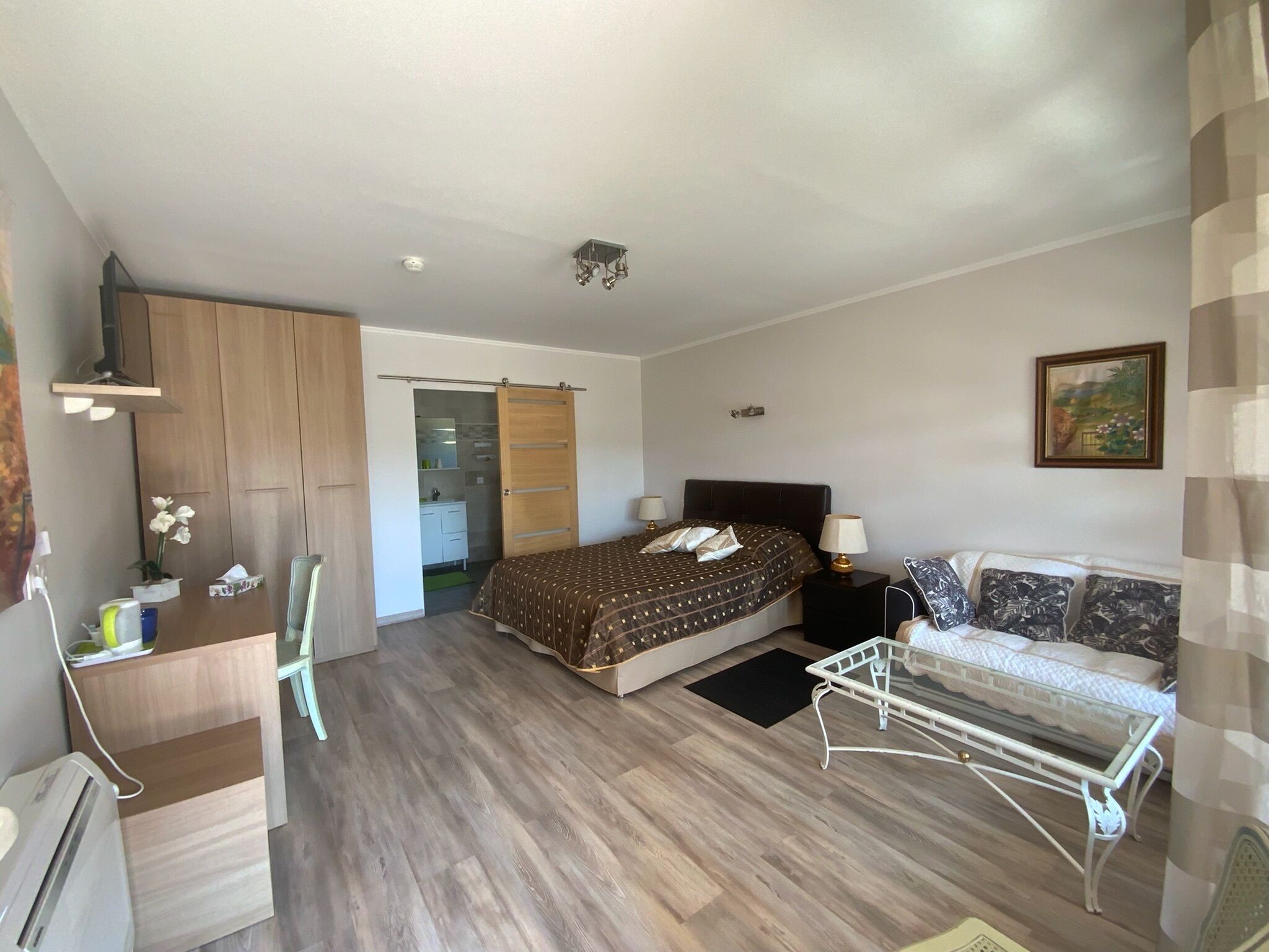 5 Schlafzimmer, Bügeleisen/Bügelbrett, kostenloses WLAN, Bettwäsche