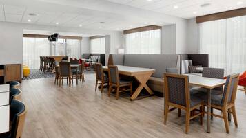 Gratis kontinental frukost varje dag