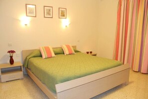 2 slaapkamers, een kluis op de kamer, een strijkplank/strijkijzer