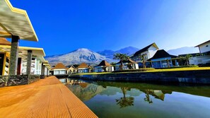 Outdoor pool - Cahaya Villa Hotel Garut (Garut)