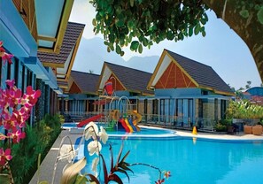Kolam renang terbuka 
