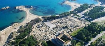 Superb summer house with swimming pool, parking, wifi and air conditioning 