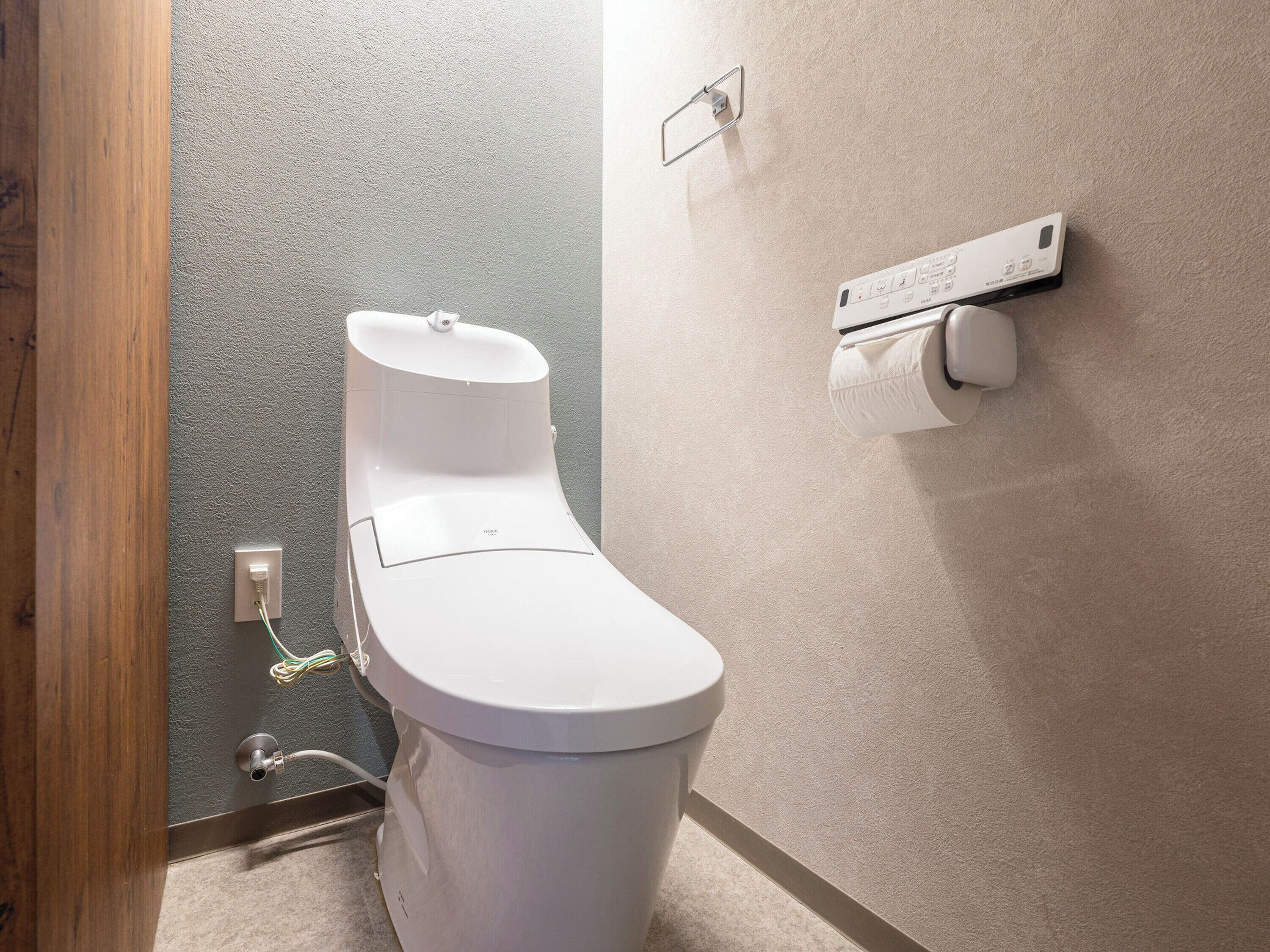 suite | in-room safe, desk, blackout curtains, free wifi