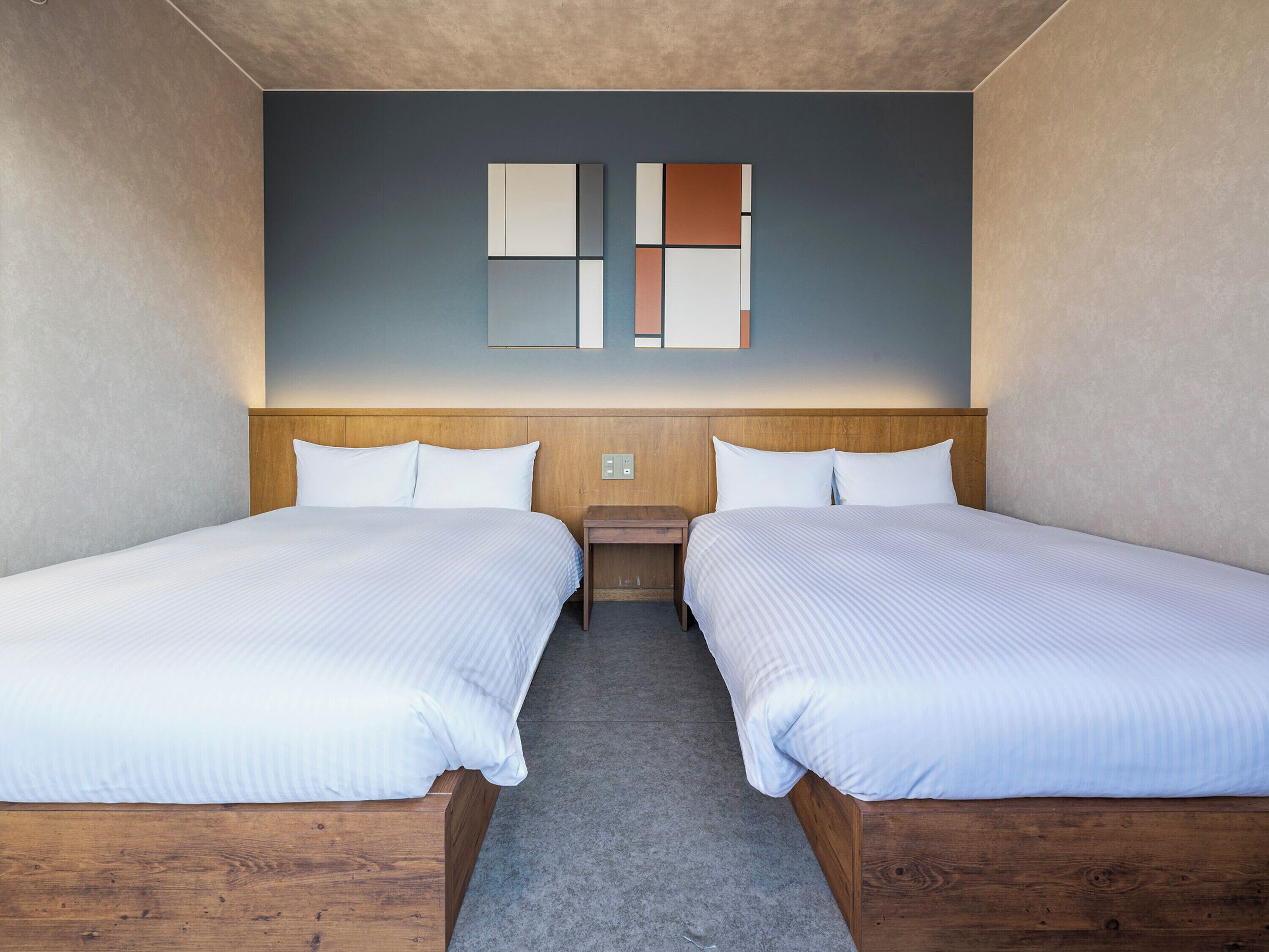 suite | in-room safe, desk, blackout curtains, free wifi