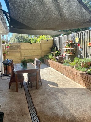 Outdoor dining - Highlands Escape  Moss Vale (Moss Vale)