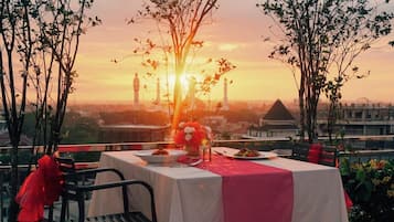 Tempat makan luar