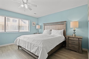 3 bedrooms, iron/ironing board, internet - Exquisite Beachside Townhome in a Prime Location - ODT 2 (Myrtle Beach)