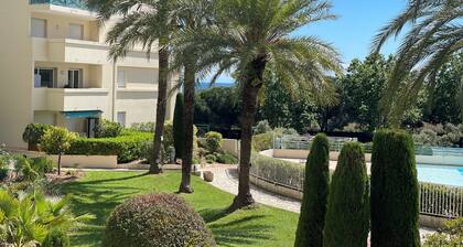 "SELTENE SEASIDE, FASER, TERRASSE, SCHWIMMBAD, PARKPLATZ"