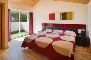 2 Schlafzimmer, Reisekinderbett, kostenloses WLAN, Bettwäsche