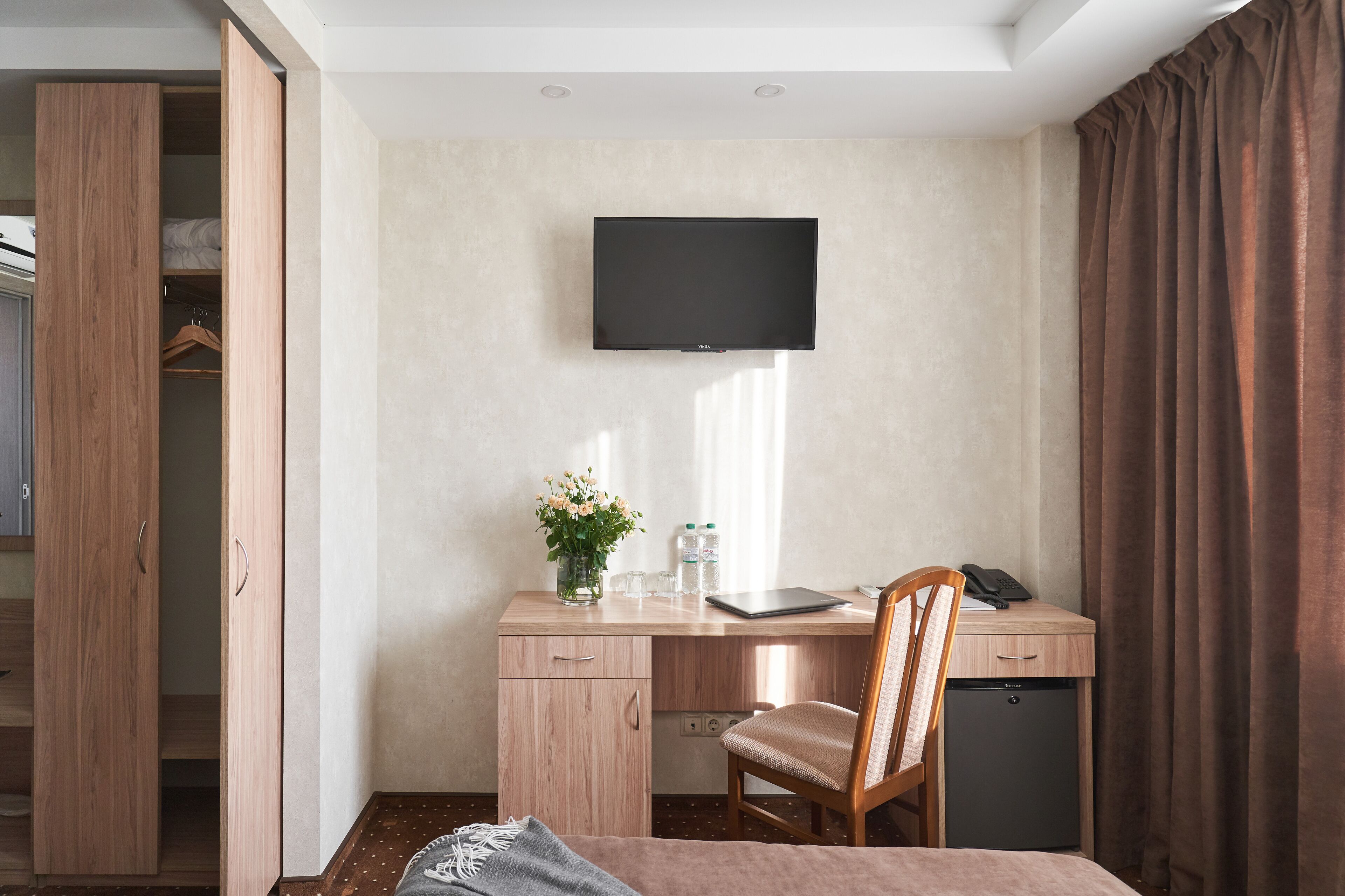 高級雙人或雙床房 | 免費無線上網、床單