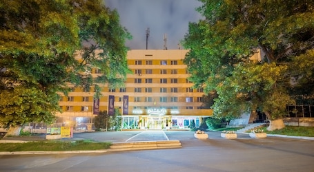 Exterior. Hotel Druzhba