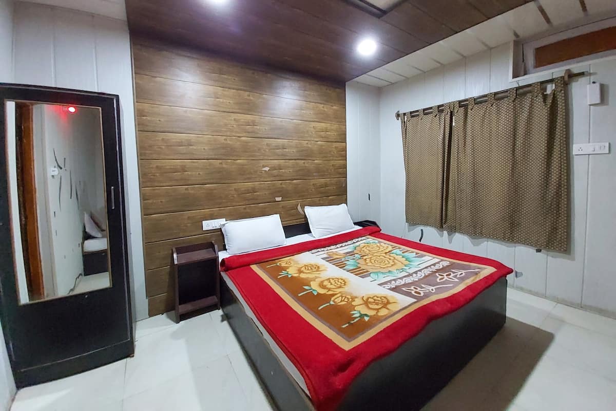 Deluxe Double Room | Free WiFi