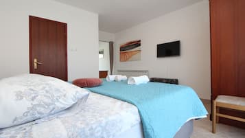 Apartment, 1 Bedroom, Non Smoking, Balcony | Free WiFi, bed sheets