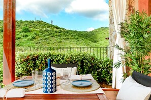Outdoor dining - Villa Gaia Chia Laguna (Chia)