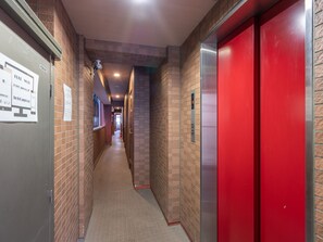 Elevator - Tabist Hotel Aurora Ikebukuro (Tokyo)