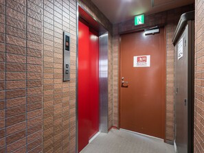 Lift - Tabist Hotel Aurora Ikebukuro (Tokyo)