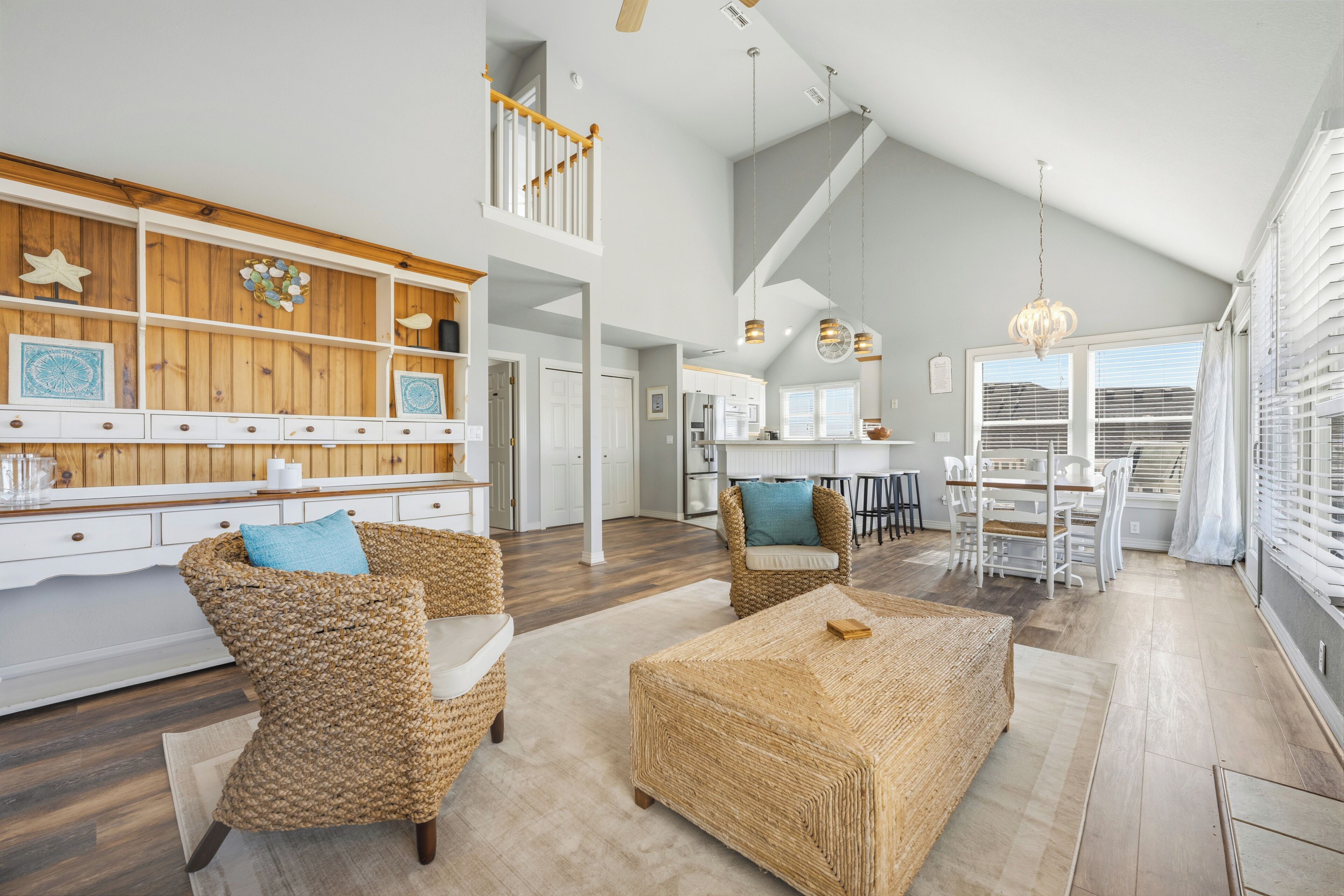 Smart TV, chimenea y reproductor de DVD 