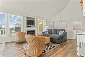 Smart TV, fireplace, DVD player - Sunny Delight: Private Pool, Currituck Club Amenities (Corolla)