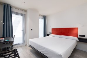 Escriptori, habitacions insonoritzades, wifi gratuïta i roba de llit 