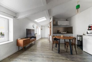 Dining - Cosy designer apartment, downtown (Clermont-Ferrand)