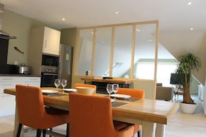 Dining - Au NEUF MILLE, luxury apartment **** 2 steps from the port of Perros-Guirec (Perros-Guirec)