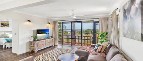 Fernseher, Netflix, Tischtennisplatte, Streaming-Dienste