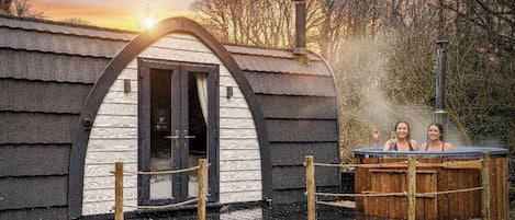 Cabin (Ayr with Hot Tub) | Individually decorated, individually furnished, soundproofing