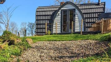 Individually decorated, individually furnished, soundproofing