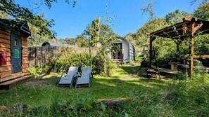 Cabin (Orme) | Garden view