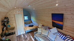 Cabin (Orme) | Individually decorated, individually furnished, soundproofing - Emlyn's Coppice - Woodland Glamping (Holywell)