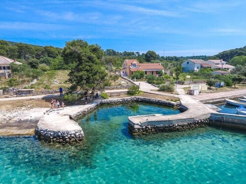 Beachfront Holiday House Zita