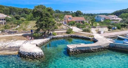 Beachfront Holiday House Zita